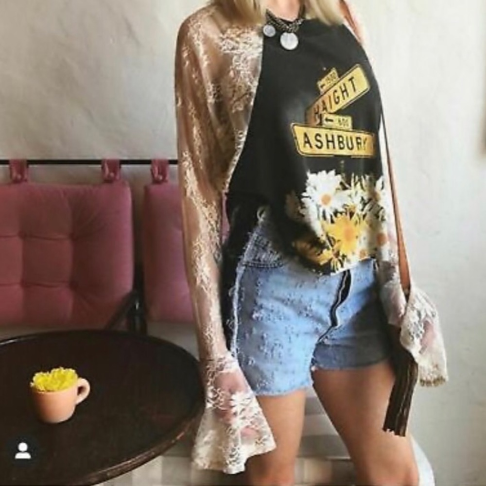 LF Furst of a Kind Distressed Mom Jean Shorts 27 - Picture 2 of 11